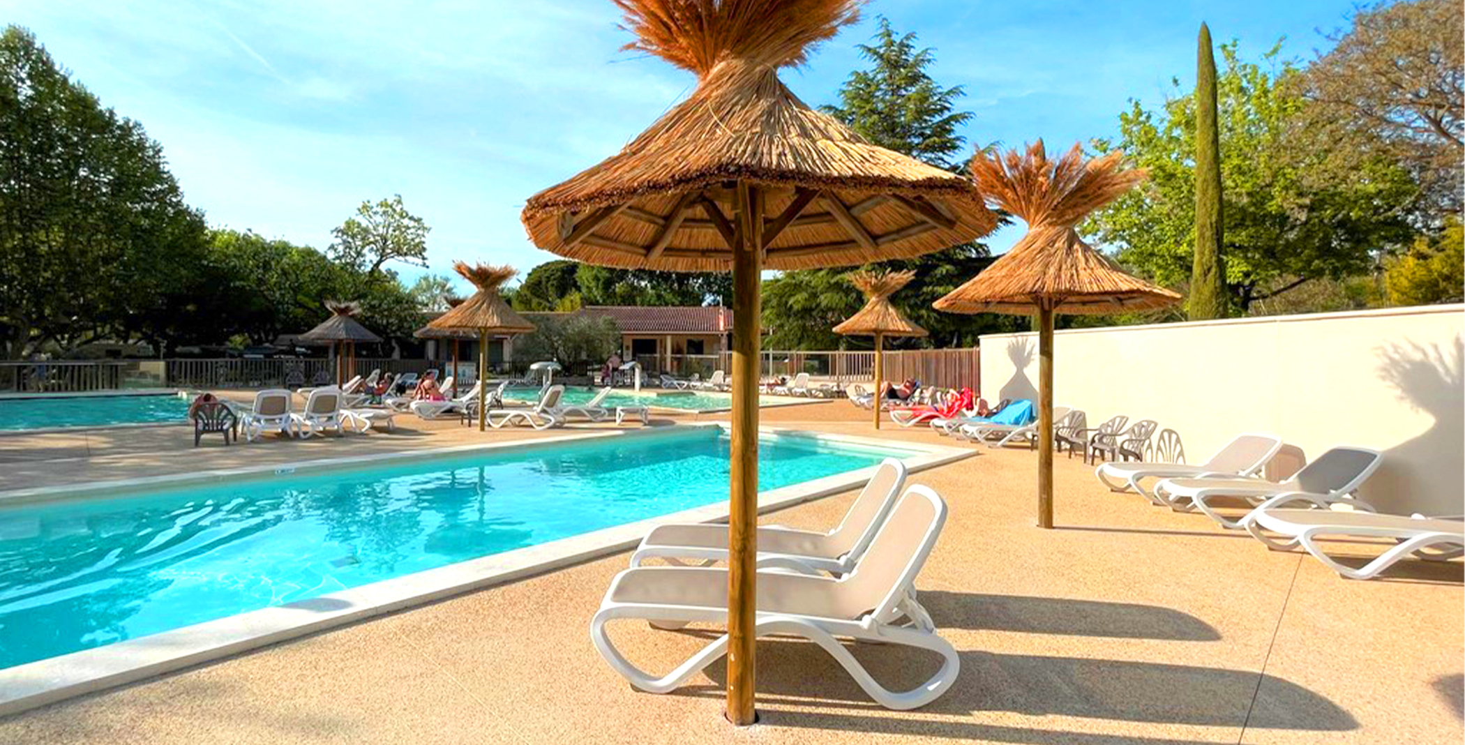 Hébergements et cottages au bord de la Sorgue – Camping La Coutelière, Lagnes